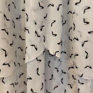 Roz & Ali Novelty Print Black High Heel Print Layered Hem Top Size L